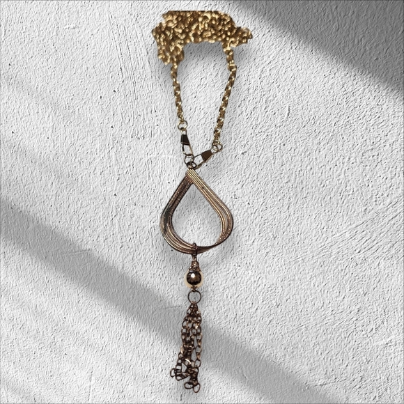 WOMENS METAL PENDENT NECKLACE WITH CHAIN FRINGES - Picture 1 of 4